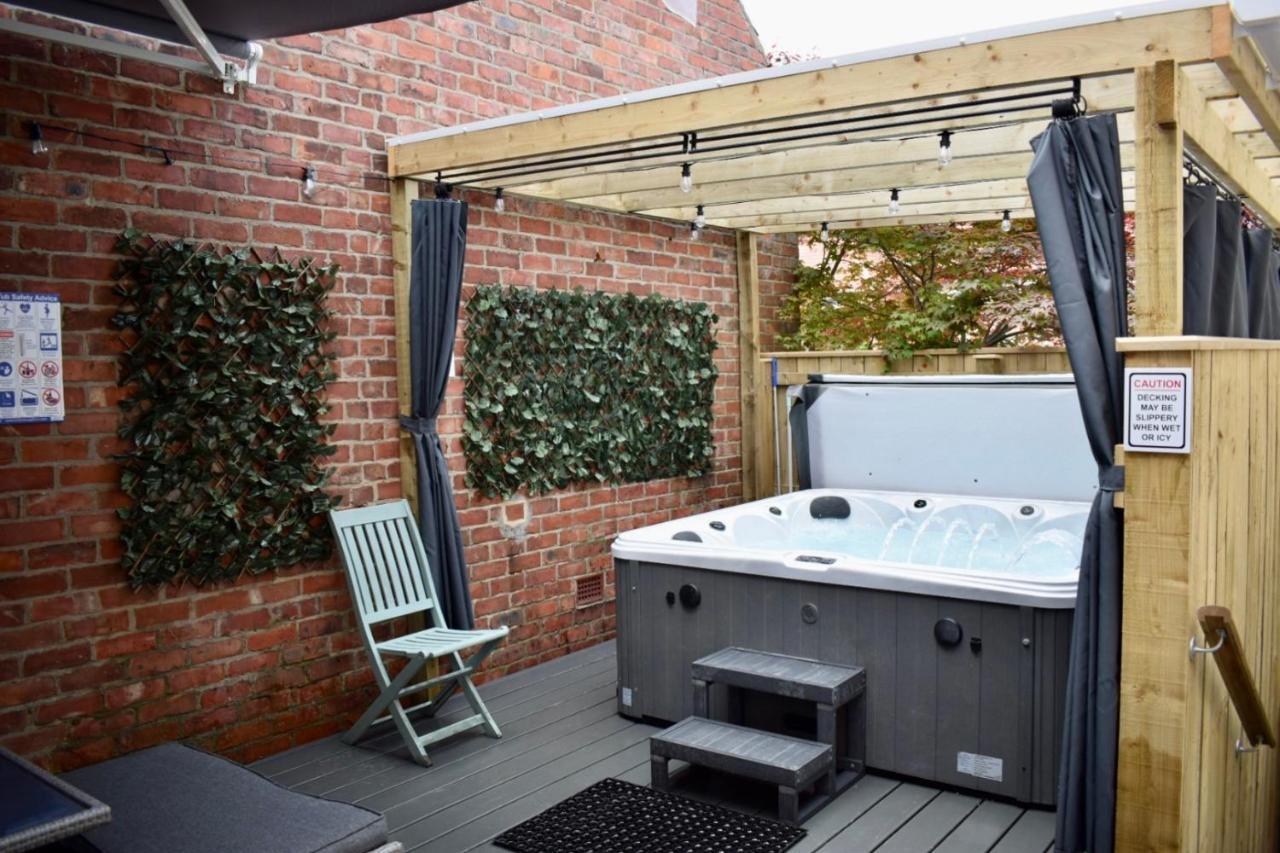 Hot Tub, Free Parking, Near Shops & Restaurants, Location 1M To City Jesmond Exterior foto